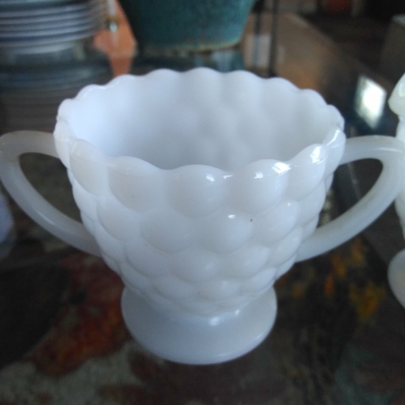 COPY - Vintage Milkglass Creamer and Sugar Bowl set - Picture 3 of 5
